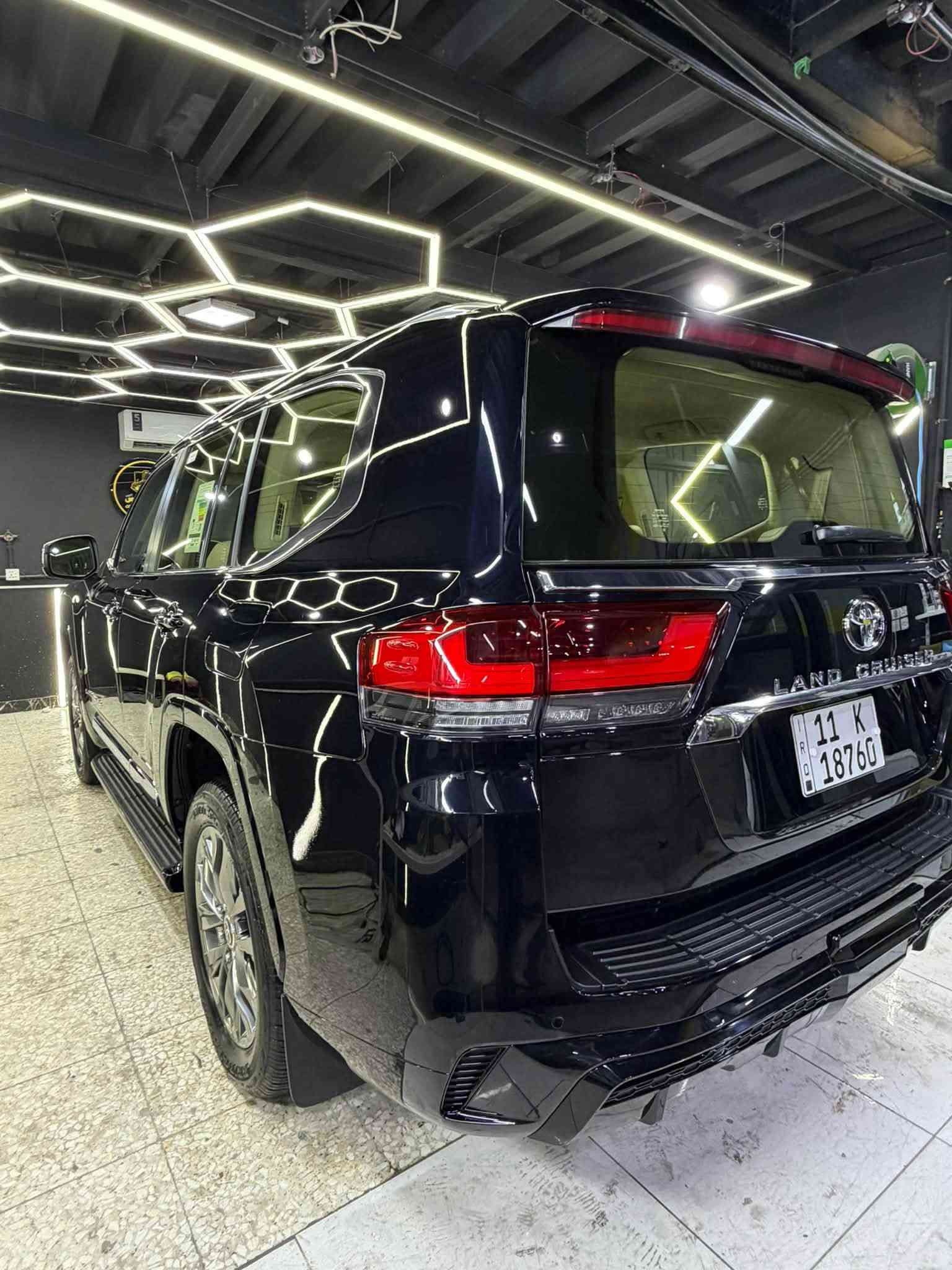 لاندكروز VX • موديل ٢٠٢٤ • رقم بغداد