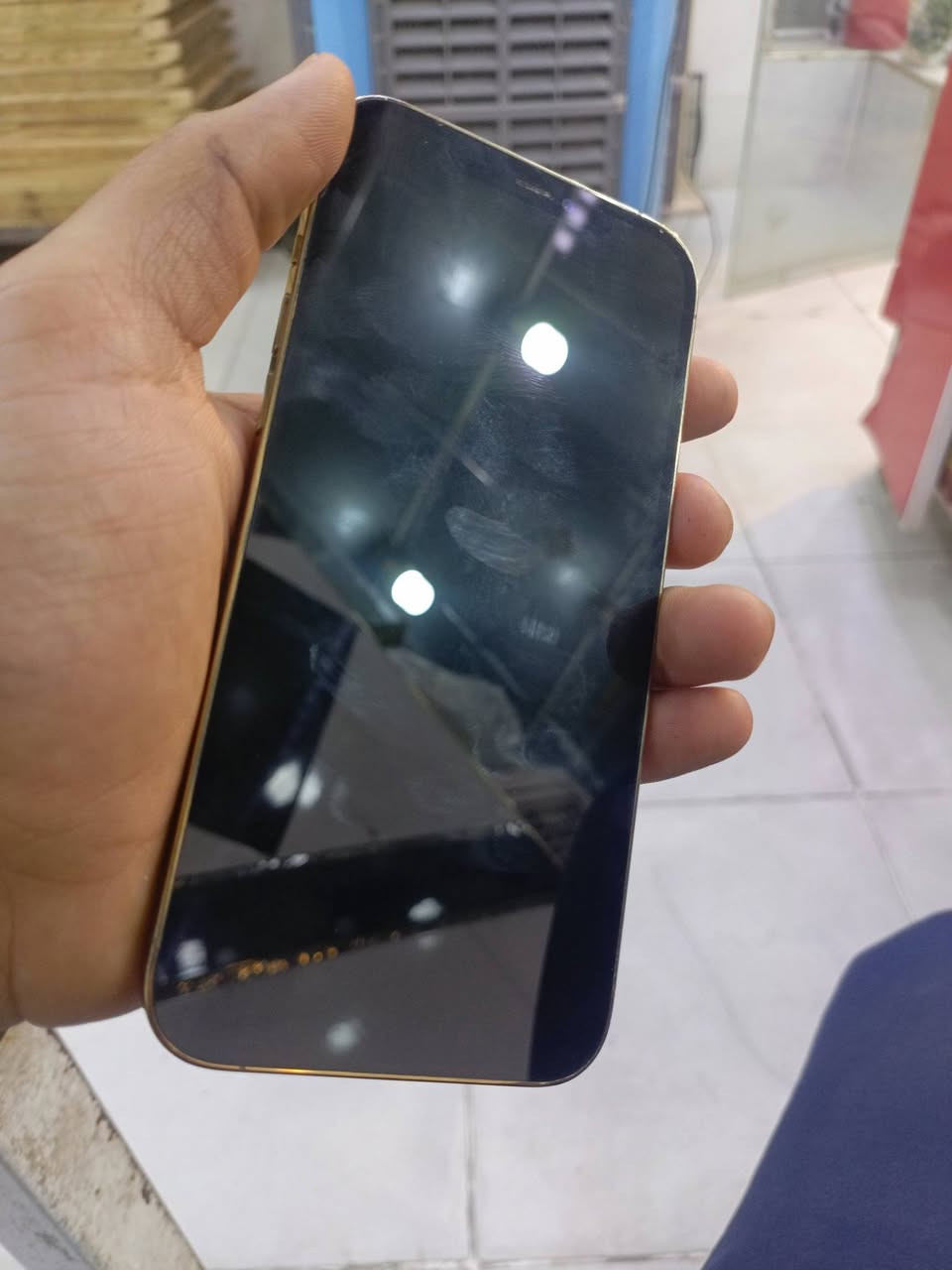 12 برو ماكس ذاكره 256
شرق اوسط 
***********
