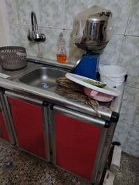 كاونتر وسنك للبيع مستعجلين ع بيعته الثعالبه بانزيخانه  07709841455