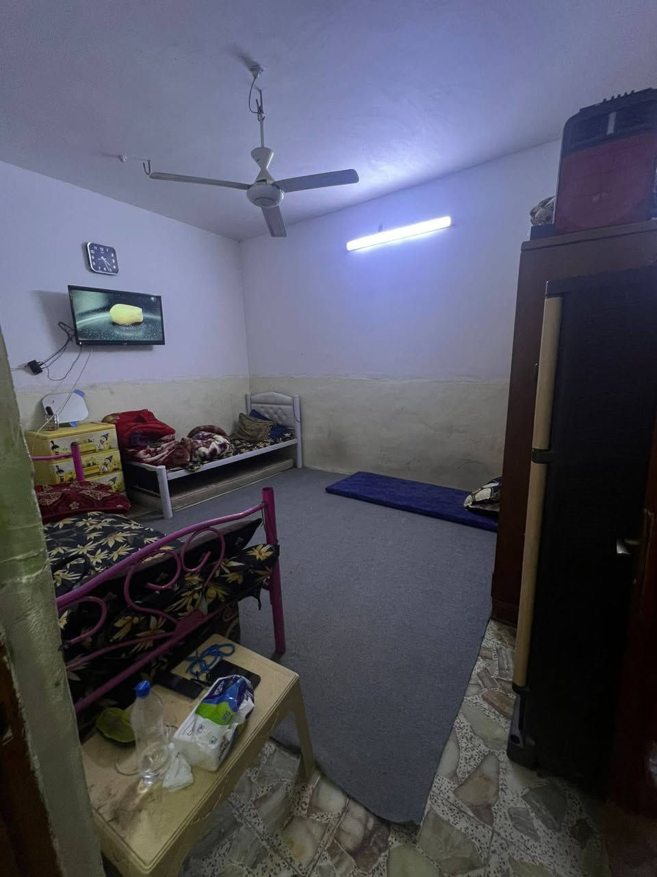 بيت 100 متر  طابقين بقوس الهنديه قرب مدرسه دارك الاهليه مطلوب لمصرف العقاري 60 مليون والسعر الكلي135 اذا تريد تفاصيل اكثر اتصل على  ***********
