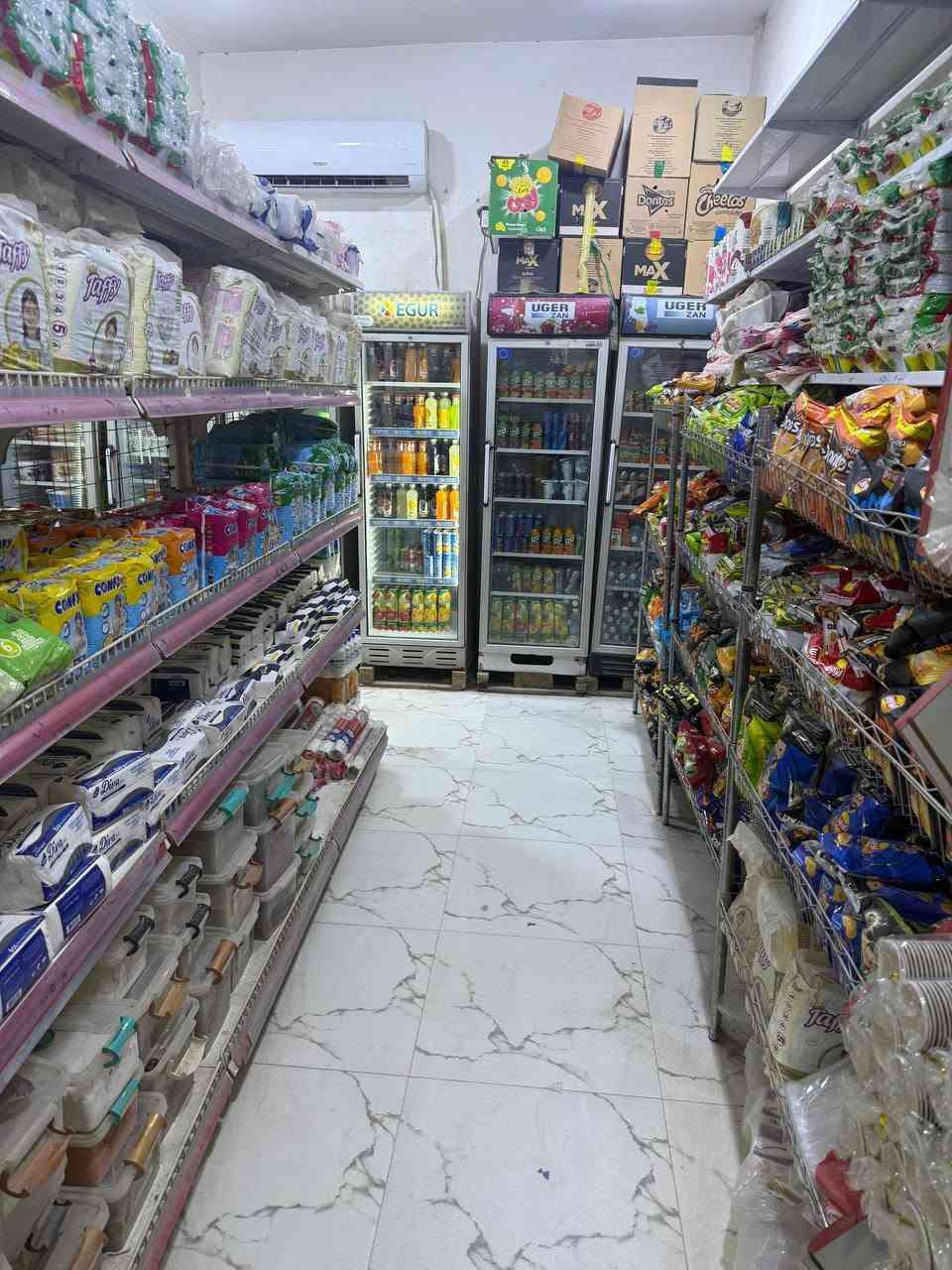 محل غذائيه للبيع ناصرية شارع المشايه حي الامير البيع عدم التفرغ للتواصل واتساب
***********
