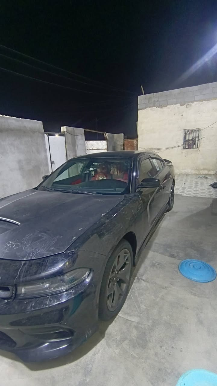 السلام عليكم تشارجر للبيع موديل 19 اصل ماكينه 3600 تخم تاير بالكرتون حداديه جديده مكينه وقير كرتون تبريد ثلج باقي التفاصيل على التليفون وعنوان وبصره الزبير السعر 143 وبيها مجال***********
