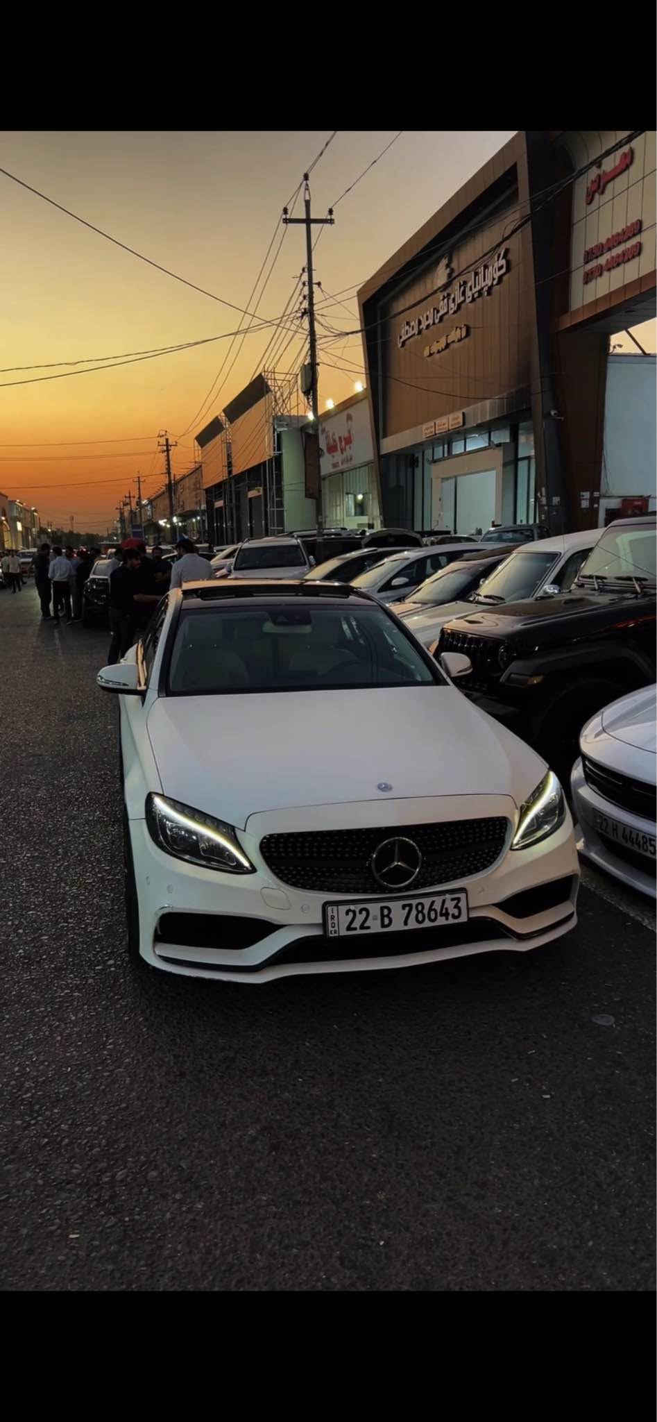 🔥 للبيع: Mercedes-Benz C300 AMG 2017 – Full Options (أعلى فئة) 🔥
إذا كنت تبحث عن سيارة قمة في النظافة، الفخامة، والمظهر الرياضي، فهذه السيارة هي الخيار المثالي لك!
📌 المواصفات الرئيسية:
• الموديل: 2017
• الكت (Kit): AMG الأصلي
• المحرك: 2.0L Turbo – قوة ممتازة مع استهلاك اقتصادي للوقود
.كامل مغلف PPF مات ضمان ١٠سنوات 
•فقط ماشية ٧٠الف 
•برغي مامفتوح بسيارة كلشي كفالة على وضع شريكة 
•سيرفسات كلها على شريكة bcmوكالة مارسديس 

• الوضع العام: بحالة الممتازة، جاهزة للمشاة ولا تحتاج أي مصاريف.
🌟 أهم المواصفات (Full Options):
• سقف بانوراما (Panoramic Sunroof)
• نظام صوتي فاخر Burmester
• المقاعد: جلد أصلي، كهربائية مع ذاكرة (Memory) وتدفئة
• الشاشة والكميرات: شاشة كبيرة + كاميرا خلفية + حساسات مساعدة للركن
• أنظمة الأمان والرادار: رادار منع التصادم + رادار النقطة الكوراء (Blind Spot)
• الإضاءة: أنوار LED High Performance الذكية
• الويلات: ويل صاج AMG أصلي رياضي
• أنماط القيادة: (Eco, Comfort, Sport, Sport+)
• التشغيل والدخول: بصمة تشغيل ودخول ذكي + صندوق كهربائي
•اخوان سيارة كلين تايتل و ضمان دولي كفالة بالعراق شبرين من بونيت صبغ بدون داخل بدون إرباكات كلها سليم بشرط سونار 

📍اربيل معرض اربيل 
***********
Whats app📞 أربيل, العراق
