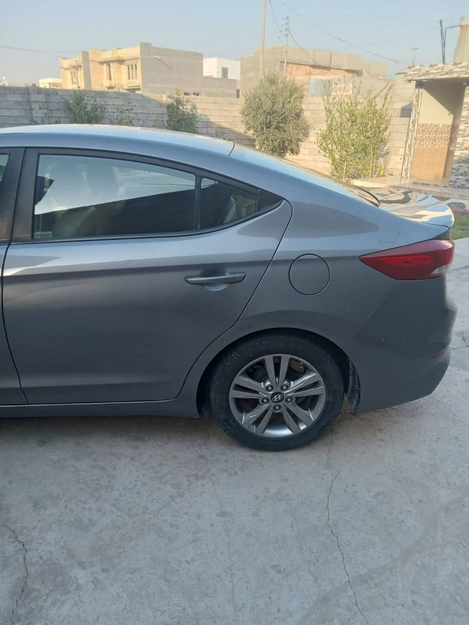 السلام عليكم شباب عندي هاي السياره بيه شبر بل بنيد ومبدل قبق جنطه بلادي السياره بدون دواخل استفسار ع هاذه الرقم ‏‪***********‬‏موديل 2018واردامريكي
