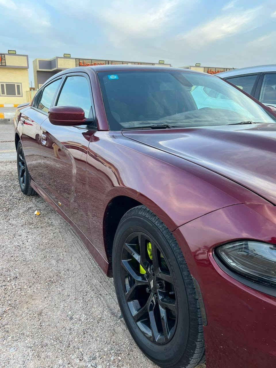 السلام عليكم 
جارجر 2019 Gt 
للبيع امريكي حادثه جاملغ وبنيد الفخذه والبدنه وشاصي لا تعمير ولا صبغ سياره جديده وجاهزه شخصيه السياره قيادته مال زيروو رقم بغداد بسمي 
جاهزه على اخر حبه للتواصل ***********
مكاني بصره
