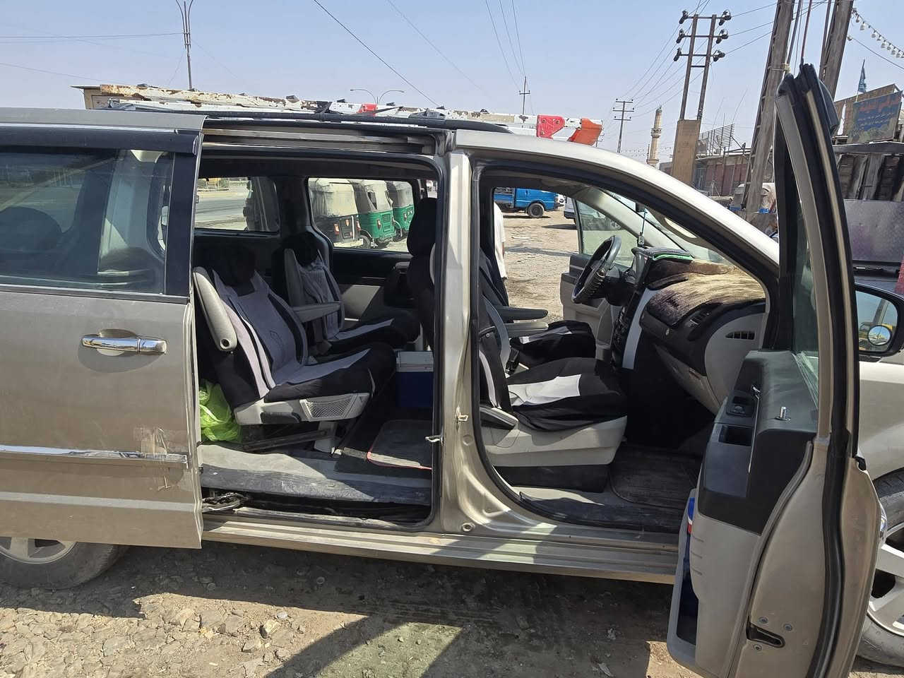 السلام عليكم
دوج كرفان ٢٠٠٩ 

محرك 3800 مكفول

حادثها جاملغ خلف السايق وراجع ع البارد 

تبريد ثلاث قطع

تخم تاير جديد باتري جديد 

***********
السعر ١١٠ وبيها مجال
مكان السياره النهروان
