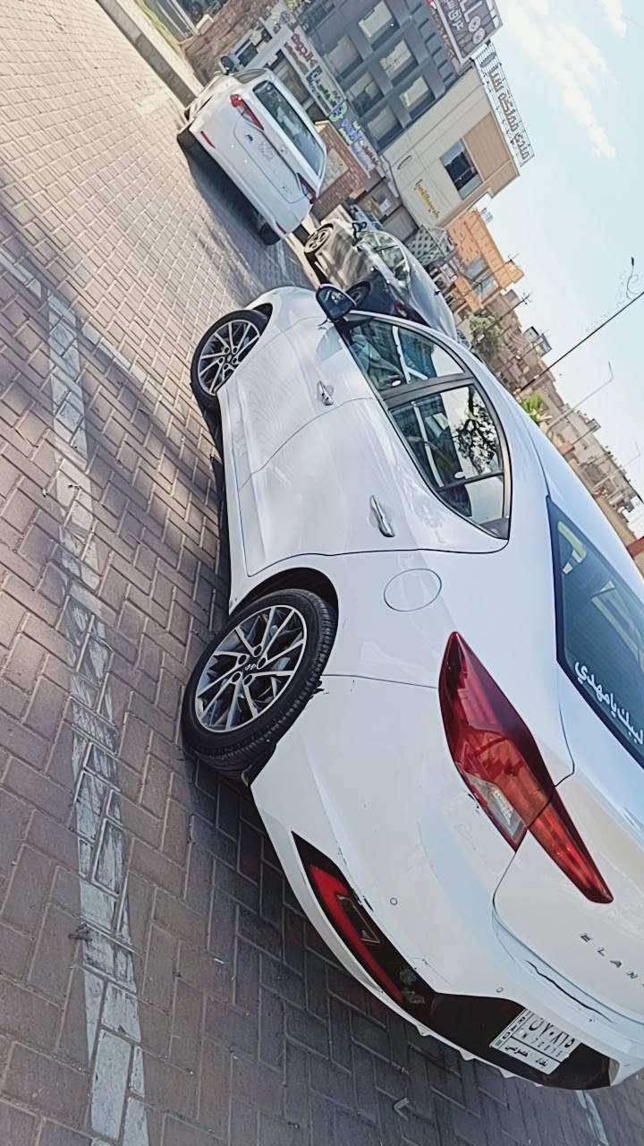 النترا 2020 خليجي سياره مكفوله ماعده لبنيد مبدل وكاله سبب تبديل موحادث سياره مري شفط ترحيب عن القتراب صندوق ذكي يفتح عند القتراب سياره بصمه تخم تاير جديد كير محرك مكفوله من كلشي سياره مال جناي 20 مايحتاج نسولف معروفه مواصفاته مكاني كربلاء سعر سياره 157 وبيه مجال تصل وتدلل ***********

