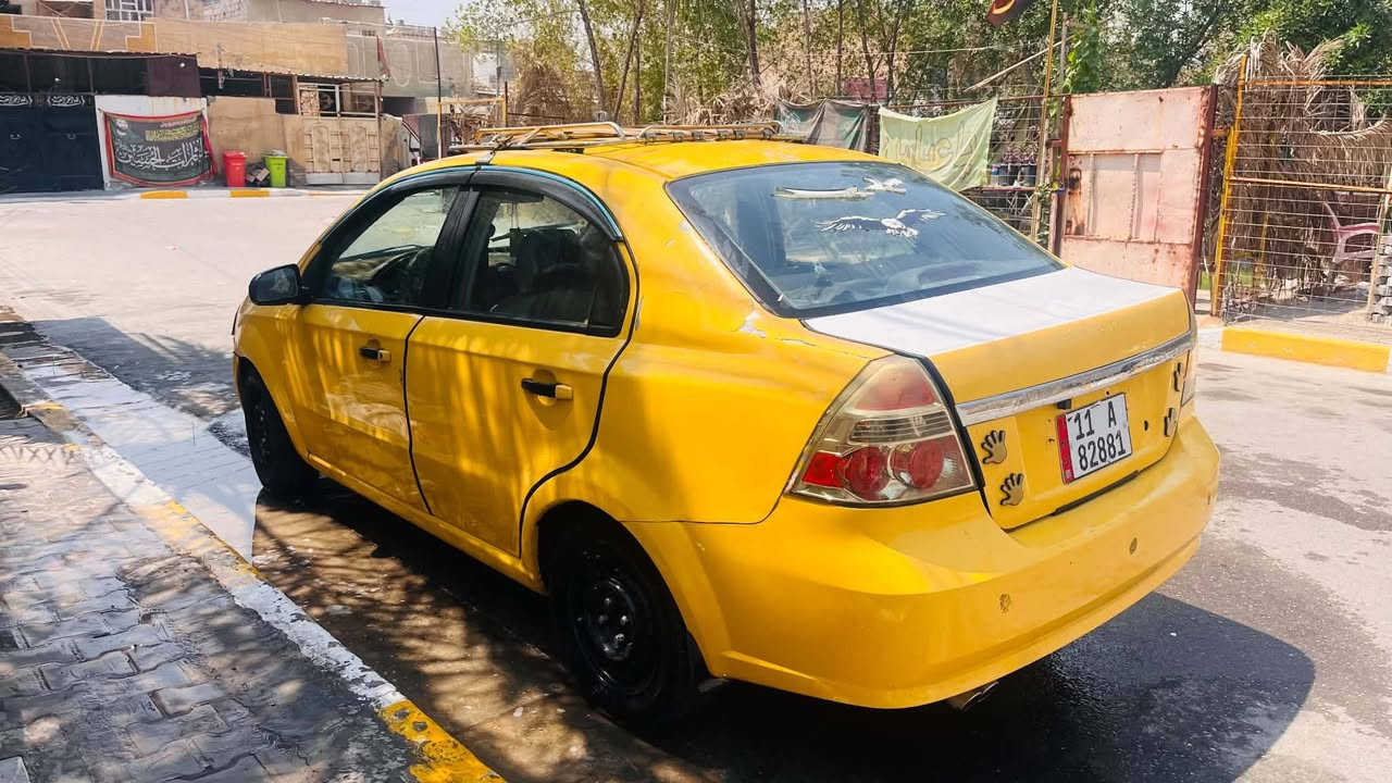 سلام عليكم بيع                                مستعجل افيو 2008وارد امريكي بغداد تحويل ثاني يوم كير اوتو مكينه الف و800تدفه تبريد  تخم تاير قفل 27ورقه من الاخير مكان بغداد ***********. /***********

نص مكتوب في الصور:
- ٤ of 9 Hasuny Hasuny منذ ٤٨ دقيقة