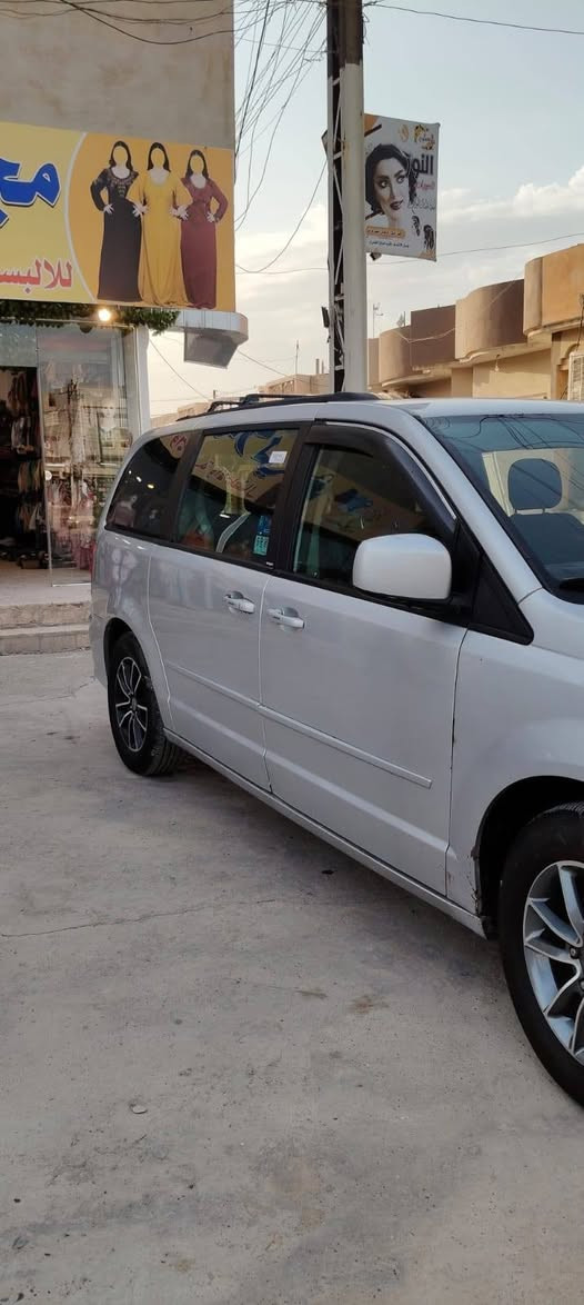 دوج كرفان موديل 2012
✅مواصفات SXT
✅بيبان كهرباء 
✅ جام كهرباء
✅جنطة كهرباء 
✅تبريد 3 قطع ثلج 
✅داخل اسود
✅كشنات قماش
✅شاشة 
✅كاميرة 
✅نضام ECO
✅رقم انكليزي
 حادث مبدل بابين النفر والسلايد وطختين بل جاملغ  
السيارة  مثل الصورة  بدون نقص و جاهز و نضيفة
سنوية جديدة بأسمي 
گير محرك خير من الله 
 السعر120$ 
مكان السيارة موصل
رقم نينوى  

للاتصال ***********
‏‪***********‬‏

