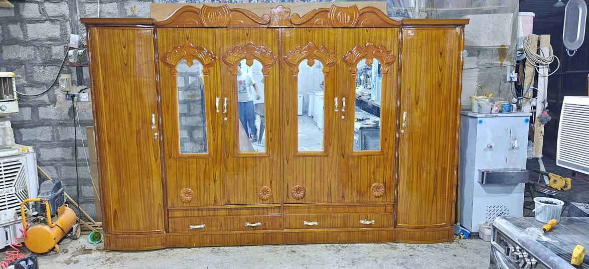 توفر كنتور ٦ باب صاج تكمه فول نضافه اخو الجديد العنوان شهربان طريق الصدور مقابل مدرسه نوفل السياحه مجاور اسواق نوفل ***********
