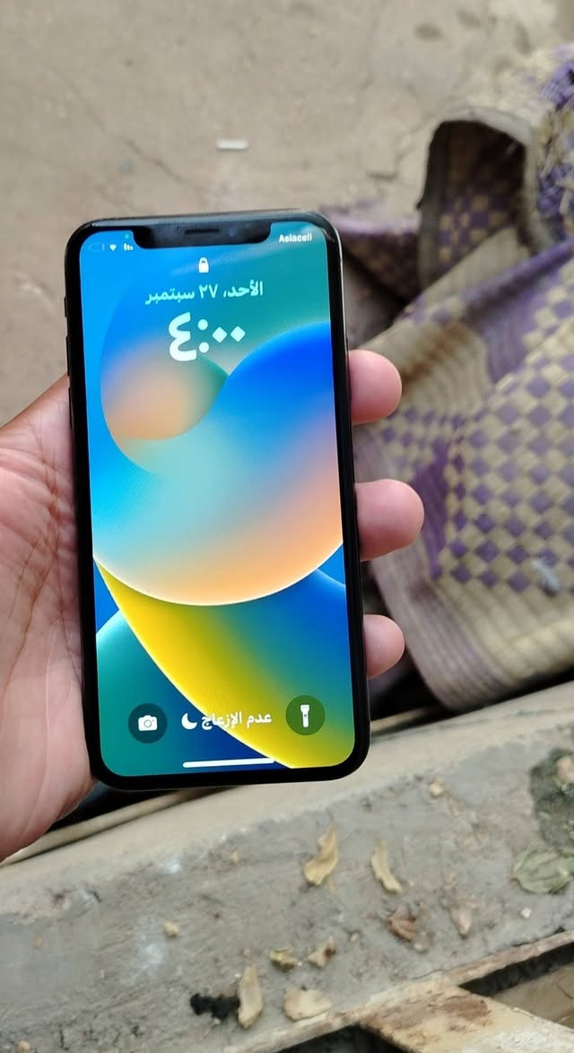 سلام عليكم 
متوفر ايفون x
ذاكره 64
بطاريه 100اصليه احسن نوعيه شادله
شاشه مستبدله اصليه الله شاهد احسن نوعيه
والباقي كله عل بلاد
السعر 125وبي حك جيتك 💕
***********واتساب
