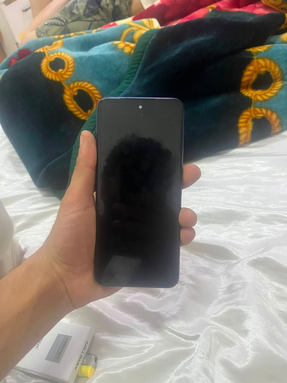جهاز مرتب وحلو جهاز بيت  

ذاكره 256

سعره 110 وبيً مجال شراي يسولف 

رقم لهاتف ***********

