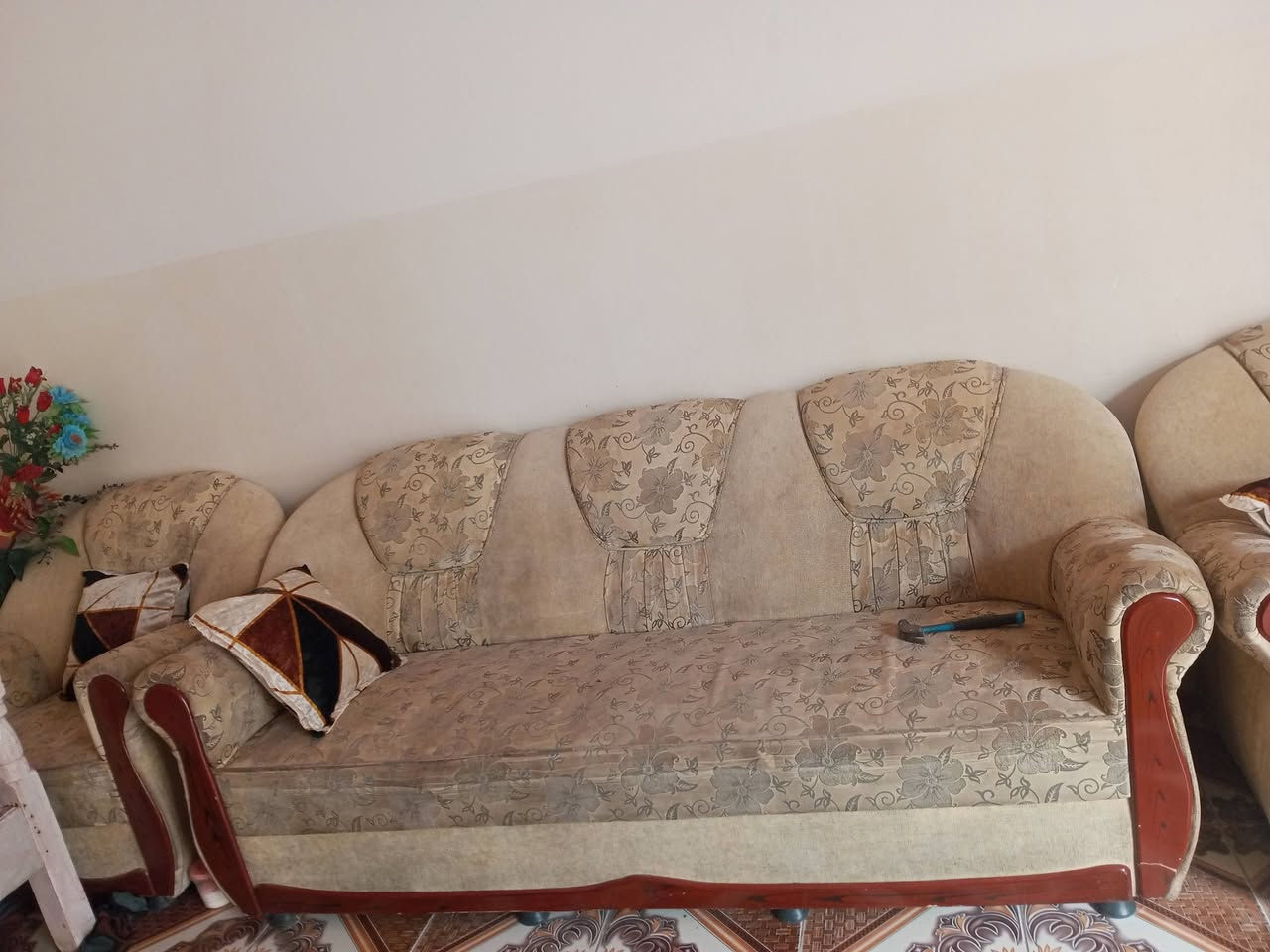 نجارة • ديوان • للبيع
