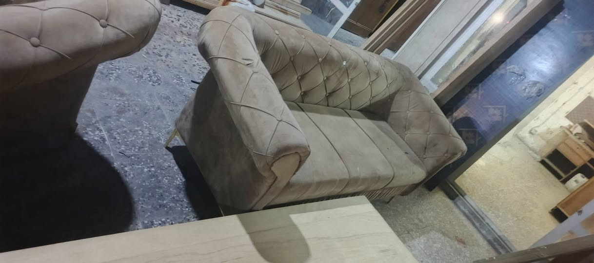 تخم مستعمل نضيف نضافتة ٨٠/١٠٠ كلش حلو وسعرة ١٧٥ مكانة بغداد العبيدي ***********
