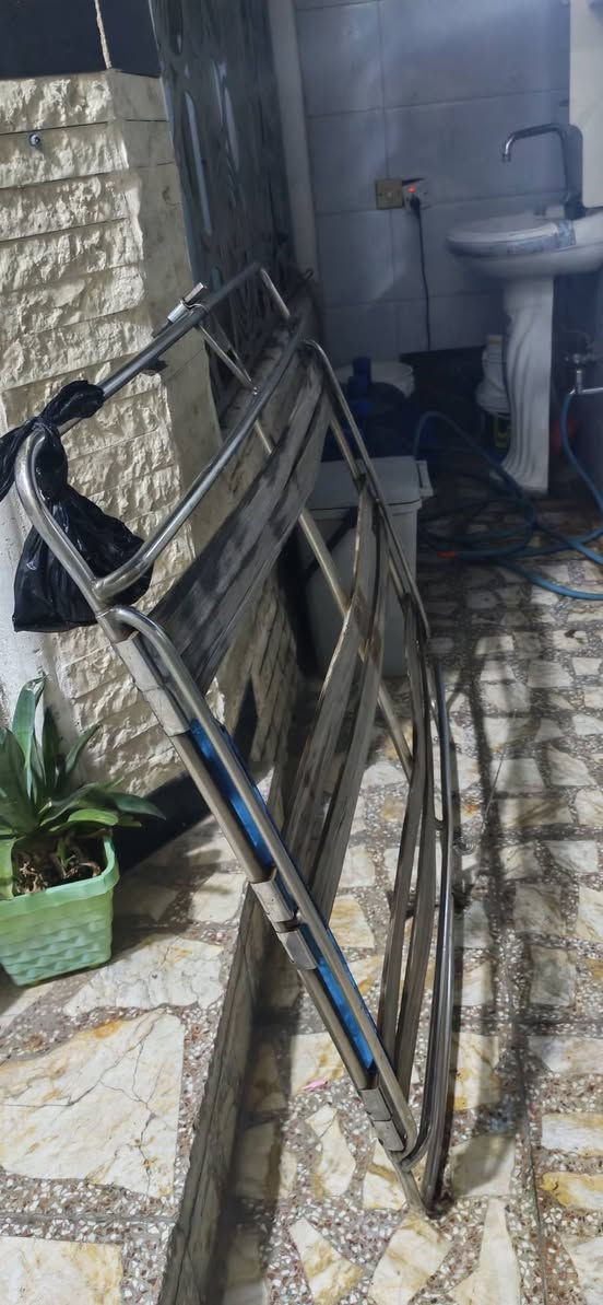 السلام عليكم سيبايه فيرنا وترجمة عل سايبه نضيفه شوفت عينك مكاني بغداد الشعب سعره ١٥٠ وبيه مجال بسيط رقمي ***********
