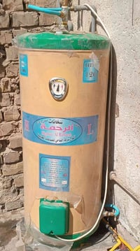سخان نوعيه جيده بعده جديد ب75 والهيتر كامل بس شغل زراعي الحرية07818691...