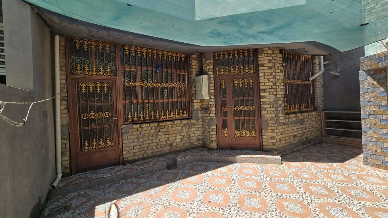 السلام عليكم
دار طابو زراعي 
 
مساحه 150م

محيزم طريق العلويه شريفه ع

خلف شارع 100 قريب جداا ع شارع 100

غرفه نوم 

صاله 

مطبخ 
كلدور 
مجمع صحيات /عدد 2

للاستفسار اكثر  عن السعر فقط اترك تعليق ويتم الرد خاص اطفااا

مكتب احمد المرشدي للعقار 
عنوان المكتب شارع 80
مجاور لحوم الحرمين او مجمع تكافل الطبي 
***********
***********
