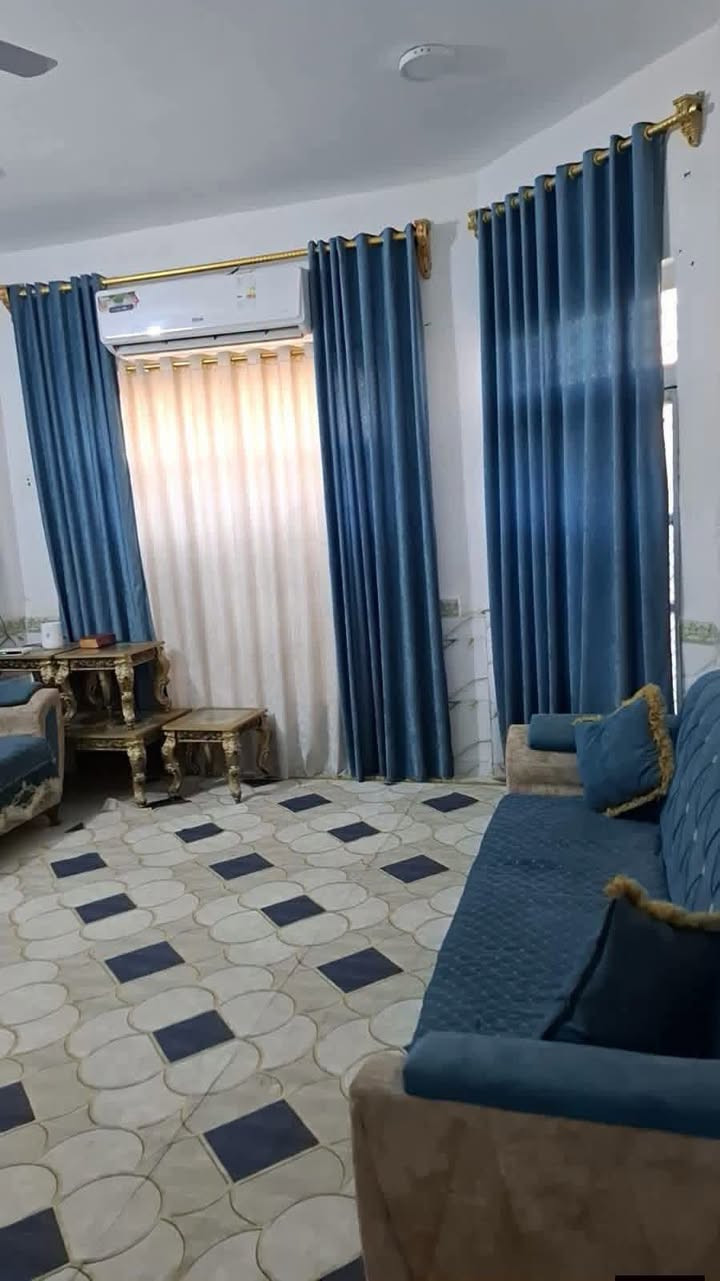 .🛑 بيت  للبيع 🛑 
المنطقة : حي الحضاره  🚩
اقرب نقطه داله : منطقه النسر / قرب شارع الدغارة 

المساحه :  100✅   واجهة 10🏛️
        
طابو صرف
التفاصيل؛طابقين الطابق الاول ؛غرفه وصاله ومطبخ وستقبال وصحيات داخليه وخارجيه ومنور 
الطابق الثاني ؛غرفتين نوم وصاله 

.............
للاستفسار
     مراجعة مكتب رسول الوزني للعقار  
الديوانية . حي الحضارة .شارع اسواق طيبة
 للمعلومات ولمزيد من التفاصيل ⬇️
       مراسلة الصفحة  
      ارقام الاتصال 

***********
