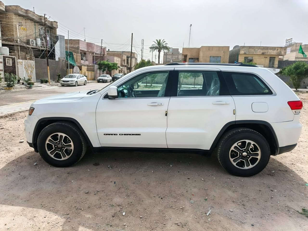 للبيع او المراوس حسب القناعة

جيب لا ريدو مديل ١٧
قطعتين صبغ بدون دواخل فقط خدوش
ستة سلندر رقم انكليزي
تنسل دوانز بانزين عادي مو محسن مال جناي
سعر سيارة ٢١٠ بيها مجال
مكان سيارة كربلاء حي العامل
رقم الهاتف :***********
