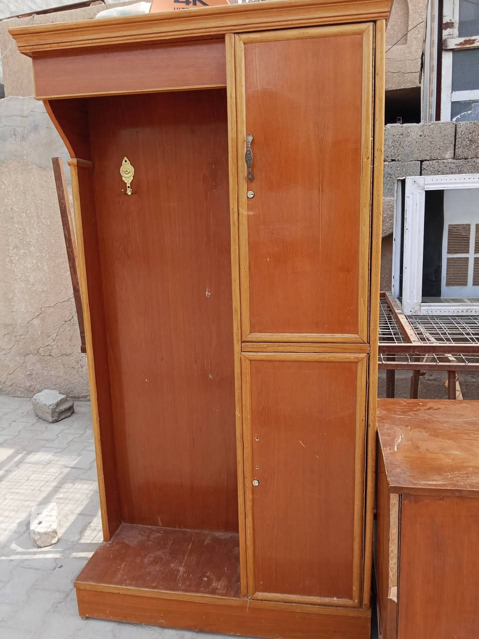 زاوية ملابس • بوفيه • ميز تواليت