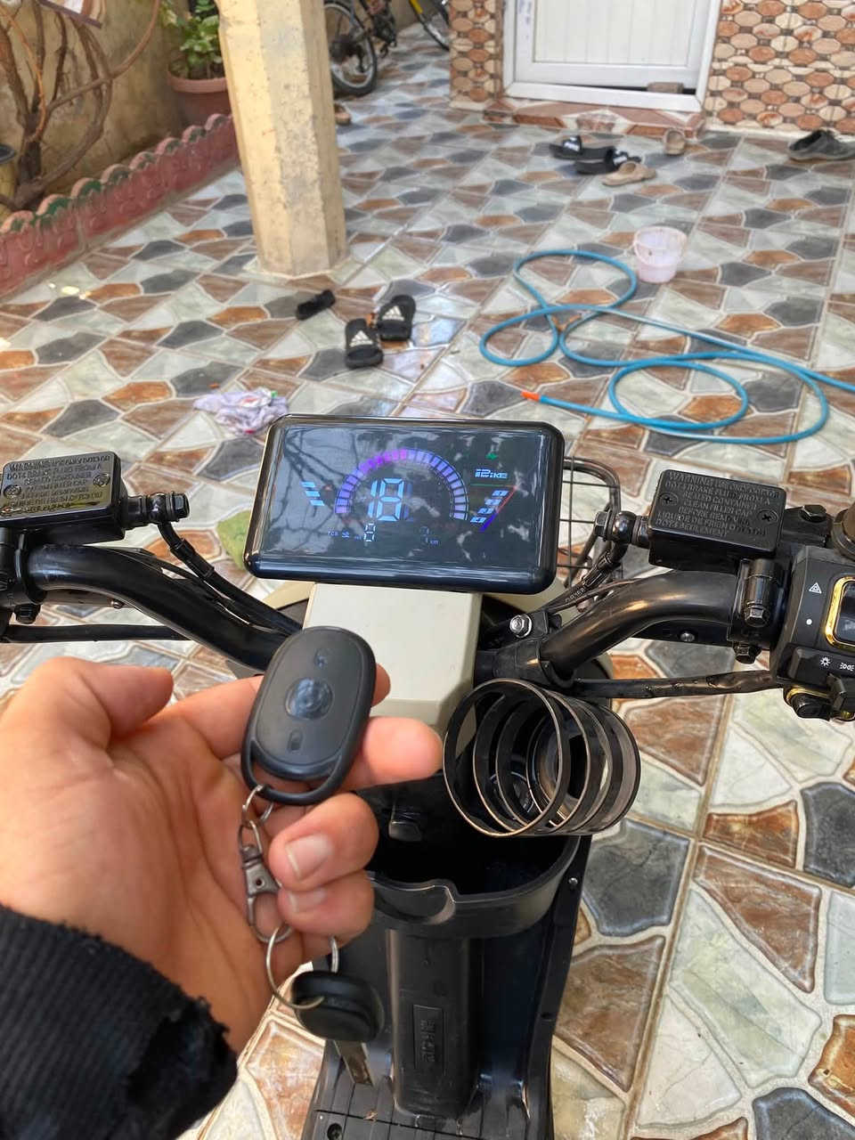 البيع آر 9نضيف كلشي مكفول كله بلادي بطاريه نضيفه مستخدم شي قليل السعر 450وبي مجال الشراي  رقم الهاتف ***********
مكاني كركوك حي العروبه وتحياتي الكروب
