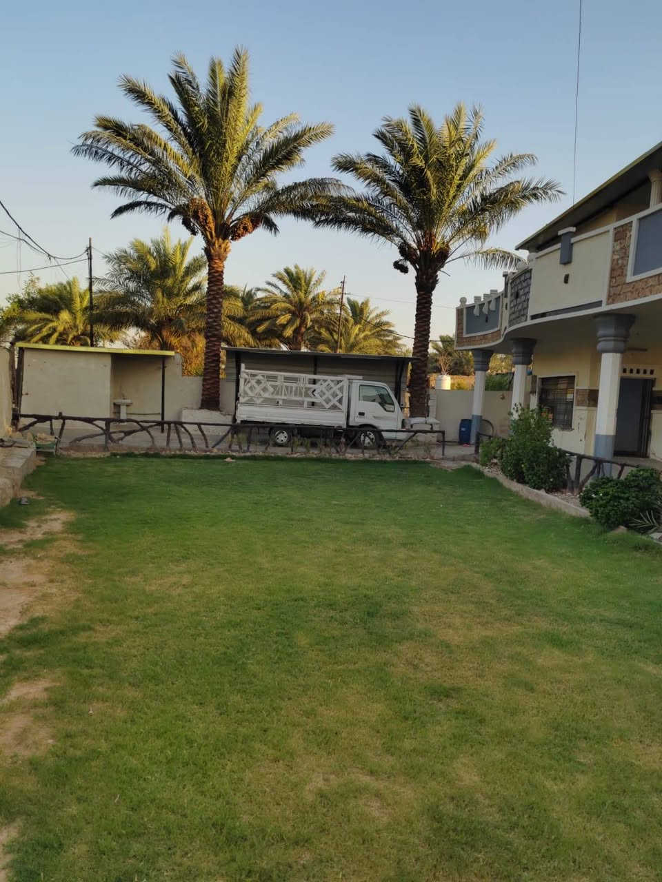 سلام عليكم
بيت البيع
البيت ركن علئ شارعين المساحه ١٠٠٠ متر بسند ٦٢٥البيت قاطين القاط الأول يحتوي على ٣قرف نوم وصاله كبيره واستقبال كبير القاط الثاني يحتوي على ٤ قرف نوم وصاله صحيات ومطبخ  العنوان دوره هور رجب خلف أفران الزيتون قرب جامع المدينه المنوره للاستفسار التواصل على الرقم ***********
