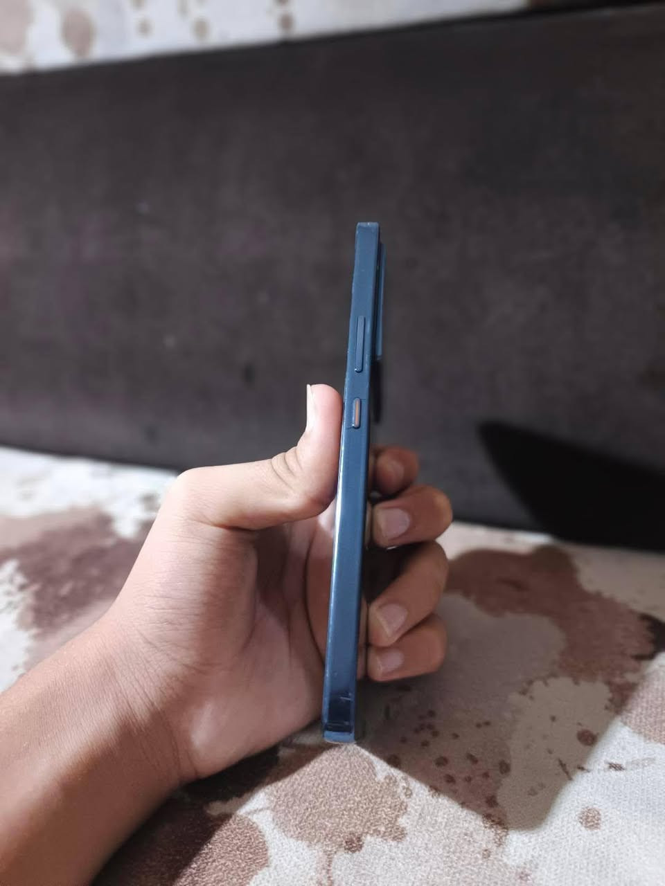 انفنيكس جيتي 20برو موبايل نضيف فرد مره بي طخه صغيره بل ضهر مامئاثره على اي شي ذاكره256الرام24بوبجي120فريم حقيقي السماعه الداخليه بيها خلل يعني اذا تفتح مكرفون يشتغل الخارجيه السعر280اوبي مجال التواصل خاص اوعل رقم ***********
***********
مكاني موصل
