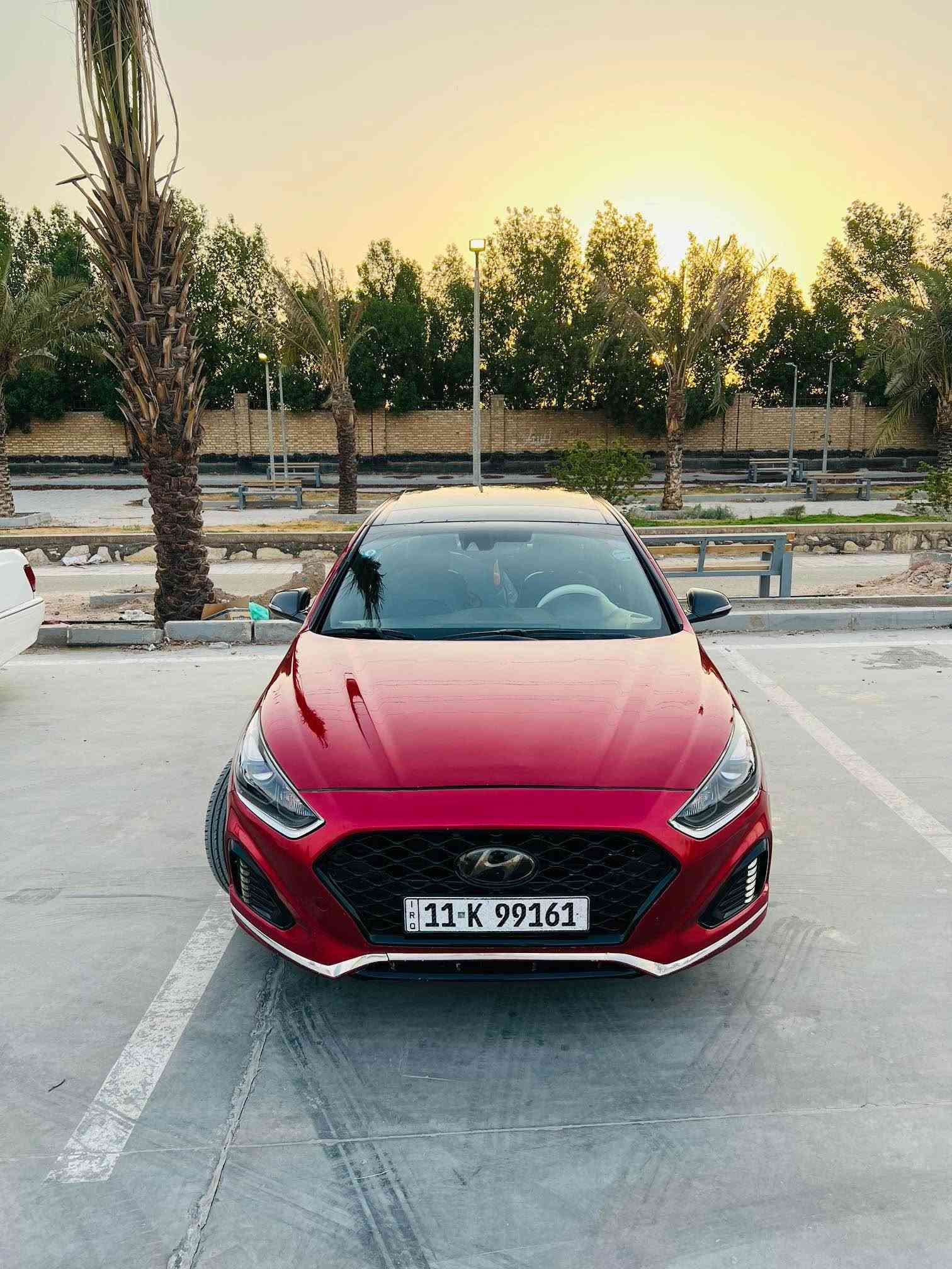 سوناتا 2018 Hyundai Sonata, Limited
السيارة limited يعني أعلى فئة بالسوناتا
💠 
وارد امريكي 

💠حادثها :جاملغ و بنيد باقي كفاله 
يرباك دركه 

🔷مواصفات مفولة: ✅
1رادار امامي. رادار خلفي. رادار جانبي
2حساس امامي خلفي 
3)تحديد مسار 
4)بصمه أبواب 
5)بنرواما 
6)جنطه ذكيه
7)تبريد بيانو +تبريد خلفي 
8)بردات خلفيه بلاد 
9)داخل جلد اسود 
10)ذاكره كشن +كشنات كهرباء اثنين 
11)كشن تدفئه + تبريد 
12)ستيرن تدفئه حرف D+شفتات 
13)اتتو هولد 
14)سايد بريك بصمه 
15)شاحن واير ليس 
16)2000تيربو 
17)انضمه قياده sport.,normal,eco 
18)يدات نيكل
🔸
🔸سياره نظيفة 
💠(للعلم السيارة مبرجة على استقبال البانزين العادي بدون اي دوانز) 💠
مكان سياره :النجف الاشرف
للاستفسار الاتصال
*********** النجف, العراق
