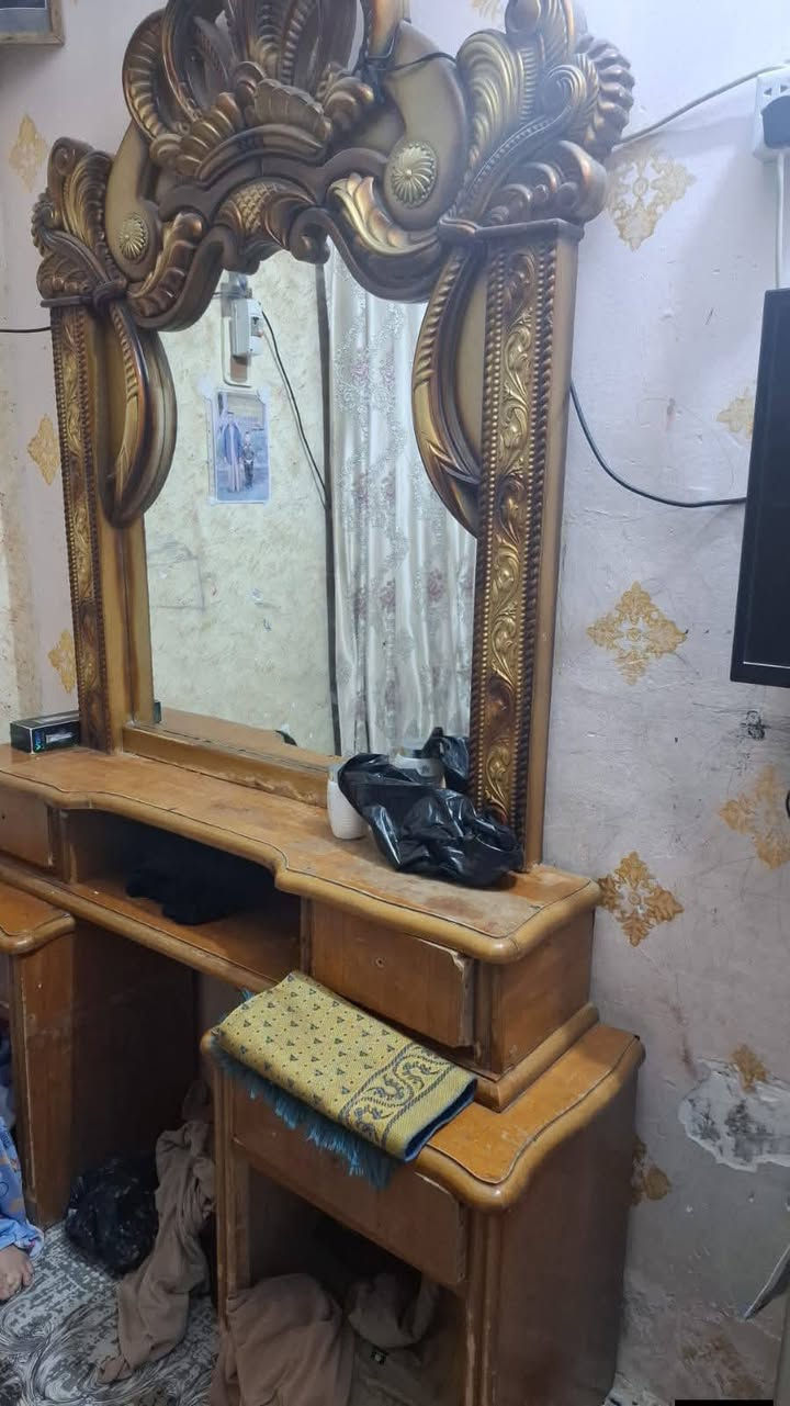 غرفه نوم للبيع سعر 150 الف البصره حي الخليج العربي 7715903889 الجمعيات
