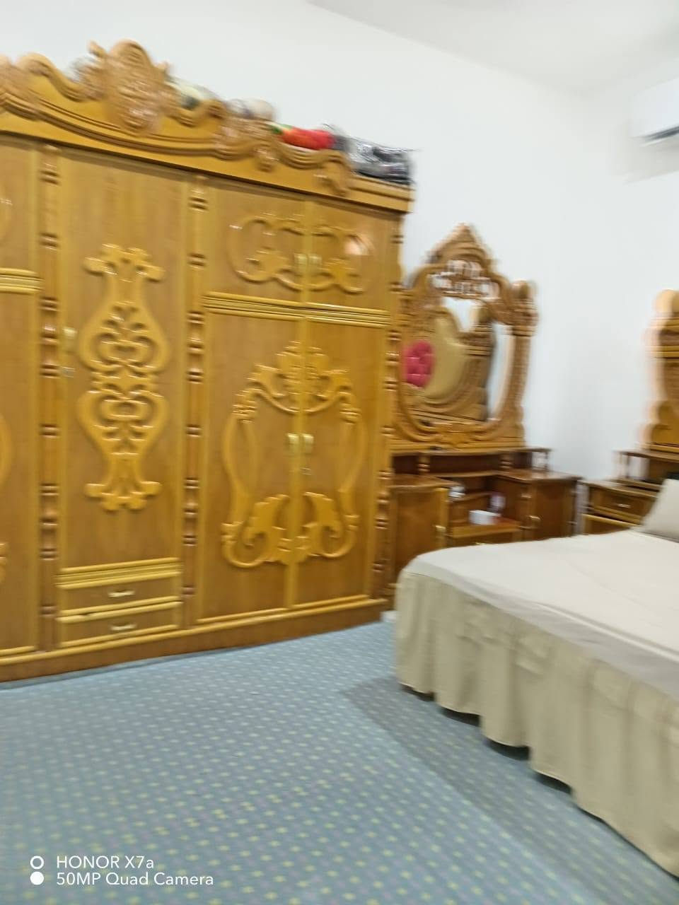غرفة للبيع • بالخدمة • مستعملة