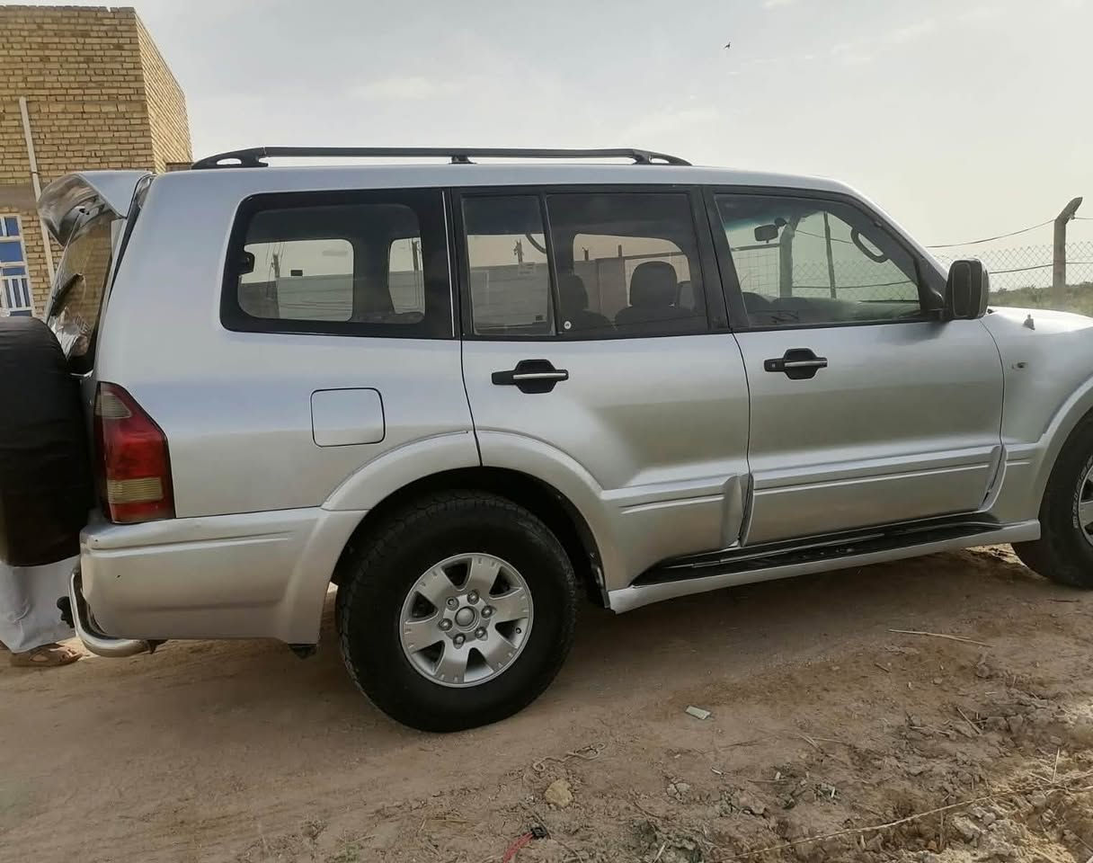 باجيرو • ٣٠٠٠ V6 محورة • ٢٠٠٦