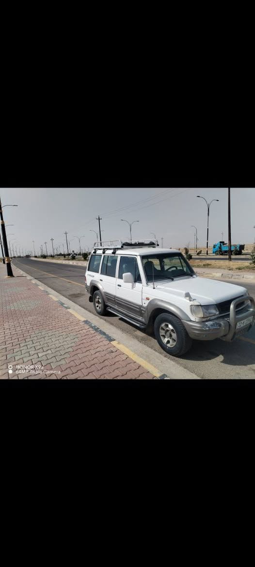 هونداي كالوبر  
1998
 كير ومكينه بلادي بانزين 
السياره بدون ضربه او تبديل على بلادي بيها فقط هاي الطخه البسيطه بالجاملغ بالصور 
رقم اربيل الجديد بسمنه شرط تحويل+ وكاله  
طخم تاير 
صدر امامي خلفي نظيف 
سبعه راكب  
دفع رباعي شغال مابي كلشي السياره بدون نواقص 
مكاني موصل حي الوحده 
للاستفسار 
***********
***********
