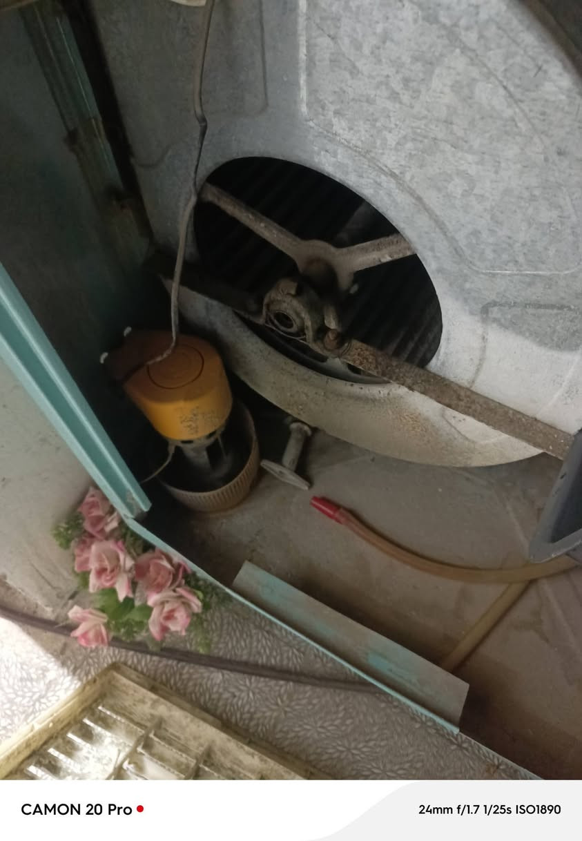 السلام عليكم مبرد للبيع استعمال قليل نظيفه حيل العنوان دور النسيج ***********
