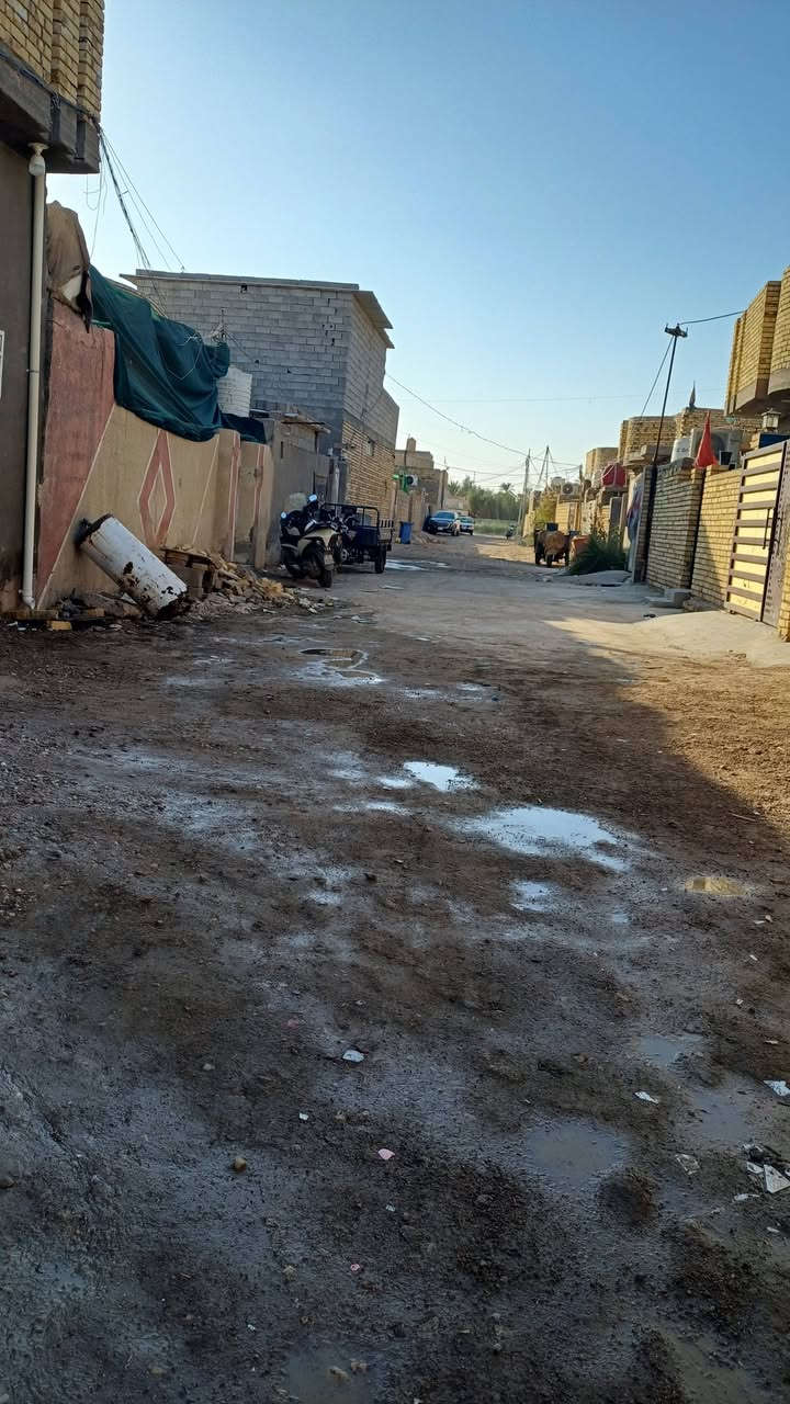 ياالله.السلام عليكم مشتمل المساحه 90متر مربع ركن.على3شوارع بيت جديد ونضيف مال عائله صغيره موضح بالصور والمقطع الفديو.المكان نزلت اللؤاء حنين.دور الضباط مربع الجملون ثالث شارع.السعر(30)وبي مجال..مرقم بالبلديه وبي معامله كامله .البيت نظيف جدأ.وجاهز للسكن وشغلى درجه اولى الاستفسار***********.ملاحضه البيت قبل 5اشهر كاعدين بي اكرر مال عائله صغيره..
