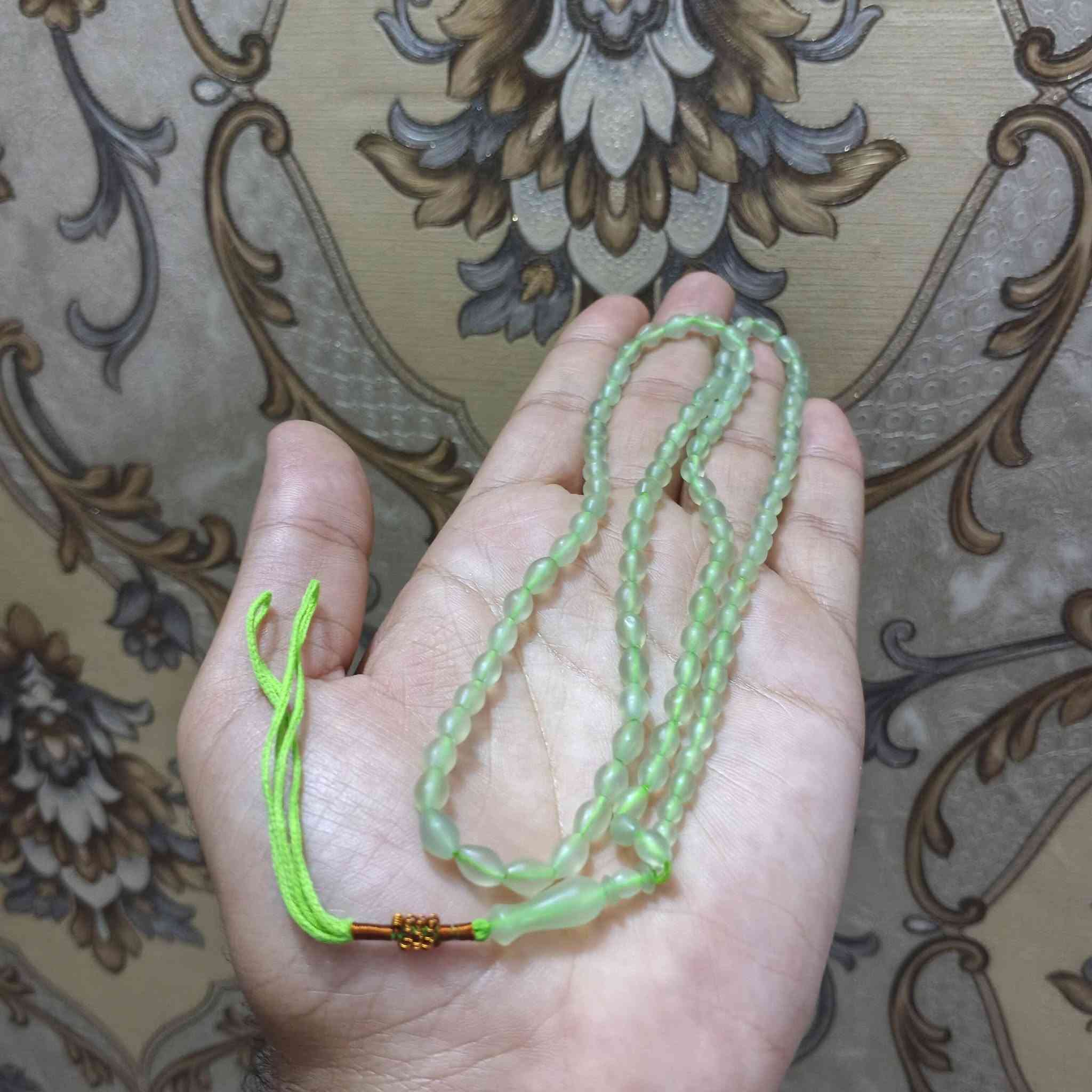 حجر الباي زهر الاصلي 100% جراخه يدوية السعر 27 الف مع توصيل مع علبة هدية/السبحه الثانيه شبيه الكهرب الروسي 45حبة 20 الف / القطعه الثالثة سندلس تركي معرك  33حبة 15 الف/ ***********

