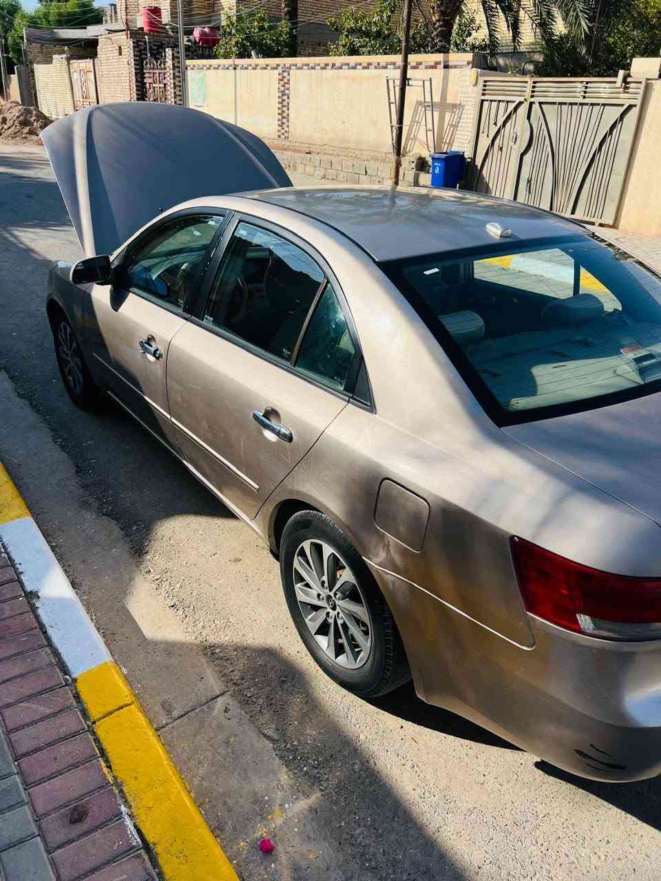 سوناتا 2007وارد امريكي محرك 2400
السياره جاهزه 
مكينه 
كير
تبريد ثلج ❄️
شاشه اندرويد 
كاميرا خلفيه 
مصبوغه حزام 
رقم بغداد بأسمي 
مكان :بابل / جبله للاستفسار  ***********
