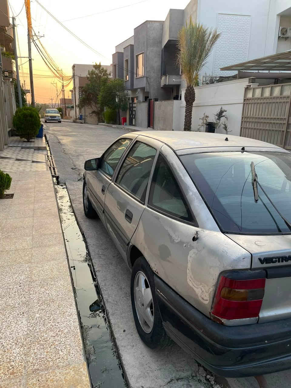 فكترا

موديل 1994
محرك 20 
كير ومحرك شرط 
سعر 28 وبيها مجال 
للتواصل 
***********

