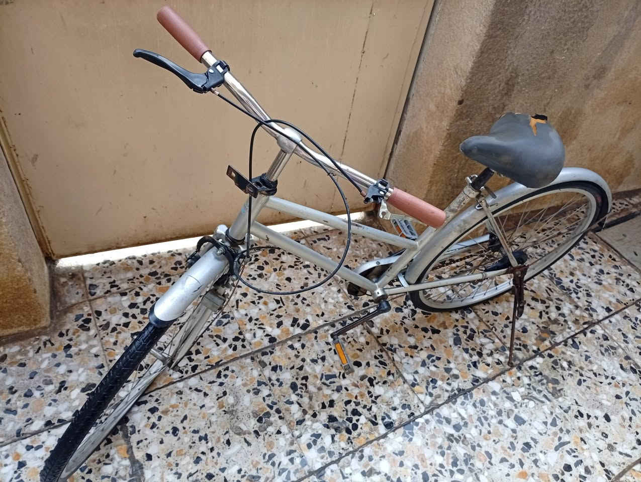 بايسكل بناتي • حجم ٢٦ • تاير خلفي جديد