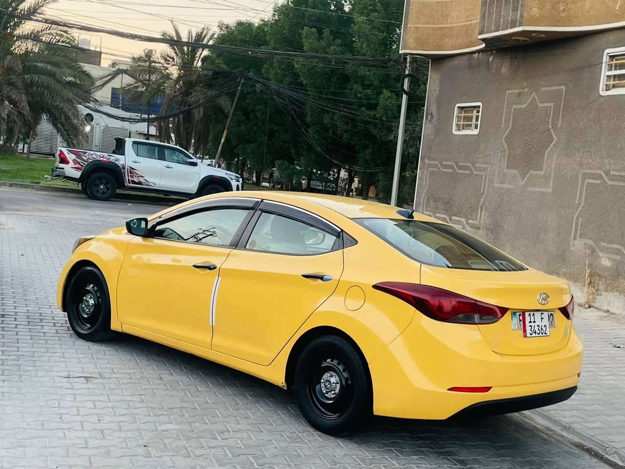 سلام عليكم البيع هونداي إلنترا موديل 2016 وارد امريكي حادث باب الخلفي فقط ولباقي مكفولة  شرط السونار كفالة عامة اليبل وآحد نص فول مواصفات سيارة جديدة وجاهزة من كلشي تبريد ثلج حدادية تخم تاير كير ومكينة 1800 دوش مكفولات سنويه الغايه 2027 هيه غرامات مصفره السعر  100 لاستفسار الاتصال عله الرقم *********** مكان السياره كربلاء مكلف بنشر رجائآ
