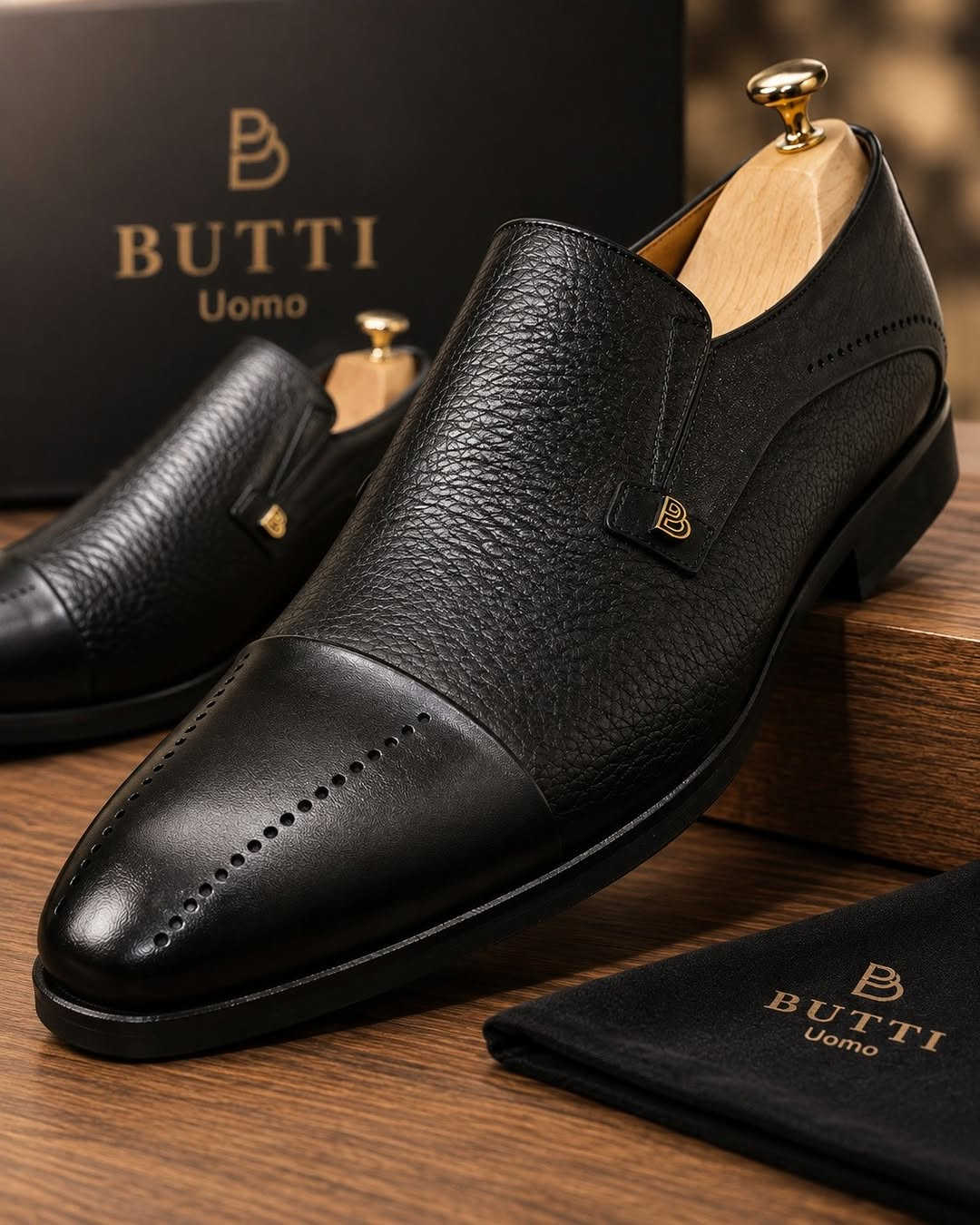 أناقة وجودة تستحقها 👞✨
حذاء رجالي جلد طبيعي تركي بتصميم أنيق وخامة فاخرة، مناسب للمناسبات والدوام والإطلالات الرسمية.
📏 القياسات: من 40 إلى 45
📍 أزياء الصافي – النجف الأشرف / شارع الجنسية
📞 للطلب والاستفسار: ***********
أزياء الصافي… فخامة تبدأ من خطوتك.
