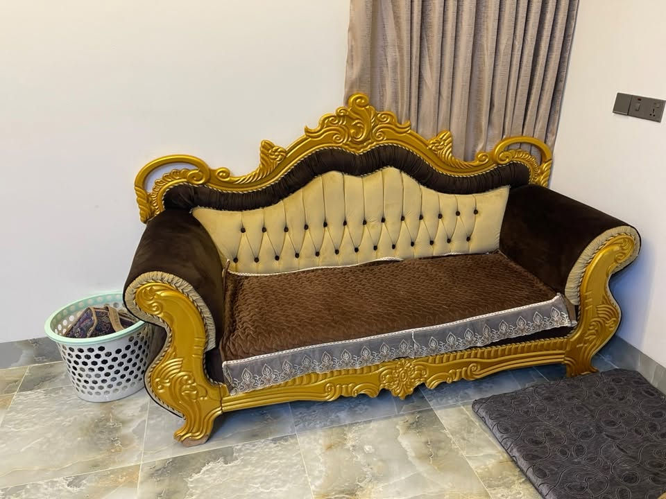 ديوان ملكي • ١١م • للانتقال