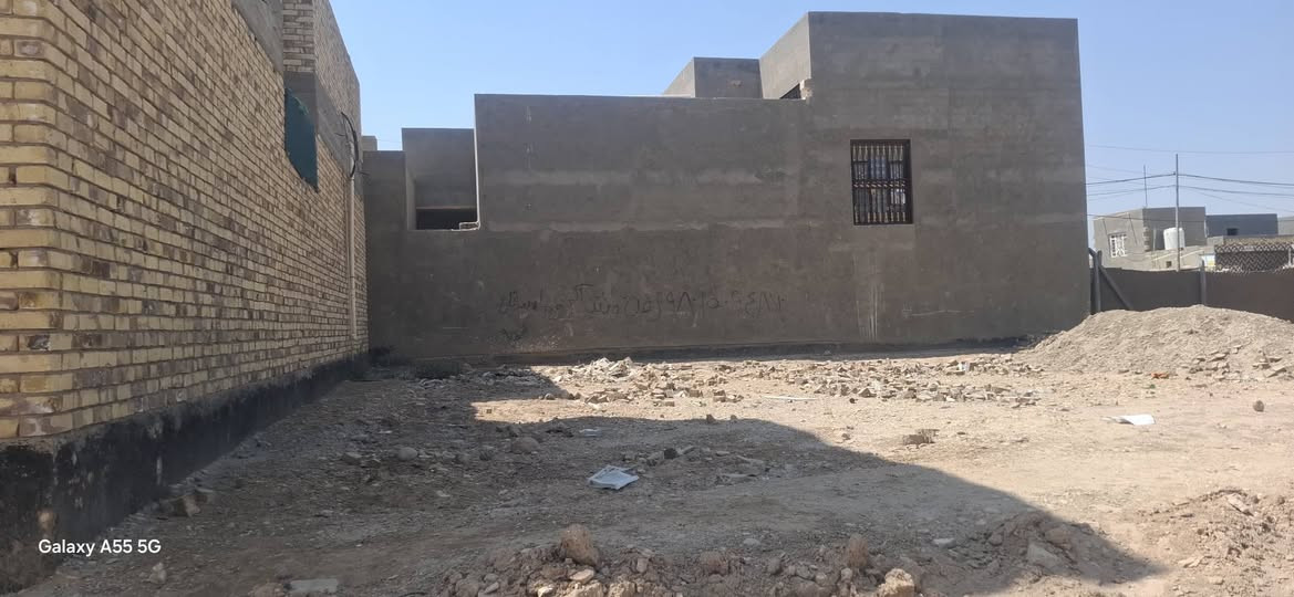 قطعه ٢٥٠ زراعي حي الزهراء داخل الفرع اول قطعه بعد الركن مقابيل الحسينيه لاستفسار الاتصال ***********
