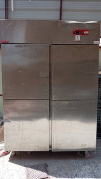 براد ستخدام قليل جدا نضيف للبيع للتصال 07712414552
