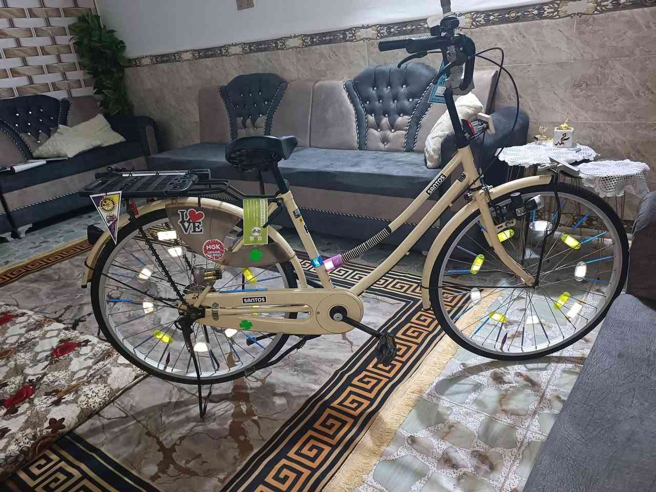 سلام عليكم  اخواني باسكل البيع موديل لون حليبي 19جديد نضافه 90/100 قبل شهر نزلته من كرار سعر 130وبي مجال رقم ***********
