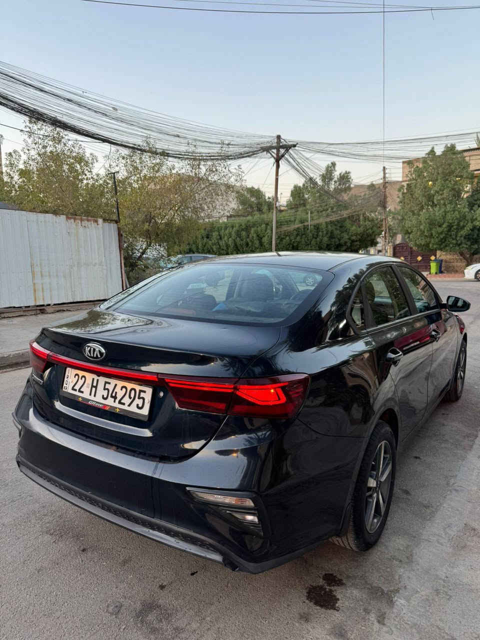 كيا سيراتو 2019 خليجي لون حبري
محرك 1600 دوش مكفوله هيه والكير ايضا
مكفوله من الضربه والصبغ والتبديل والبارد والسونار واضح كلشي فقط شبر بالدعاميه الخلفيه
رقم اربيل الجديد تريد وكاله او تحويل 
ماشيه 100 الف 
شاشة كار بلي تبريد ثلج صدر جديد تخم تاير باتري جديد 
مكاني بغداد العامريه سعرها ١٣٣وبيها مجال ***********ابو احمد
