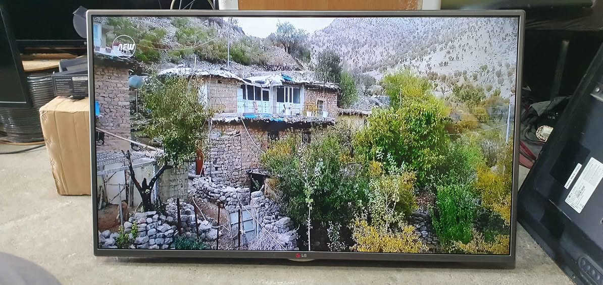 تەلەڤیزۆنی LG قەبارە 42 سمارت نیە مۆدێل LB_2015
نرخی 110000 خاوێنە لە هەولێرە لۆ داواکردن پەیوەندی
بکەن بە واتساپ و ڤایبەر *********** أربيل, العراق

نص مكتوب في الصور:
- OLAM
- NEW