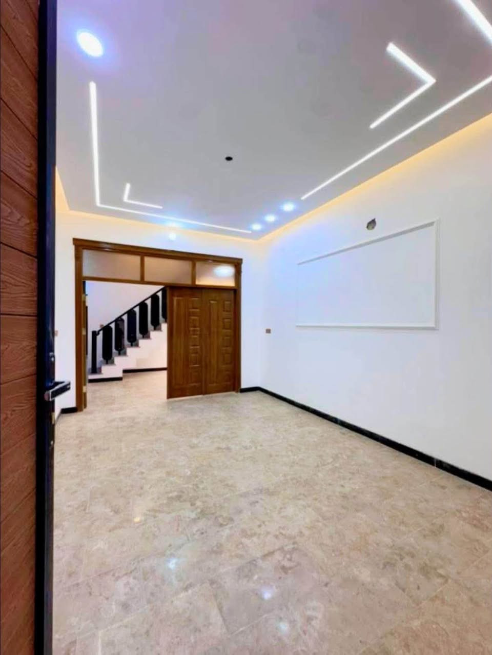 ٩٥ للبيع
الواجهة ٥ / مدخلين

أضلاع مستقلة 

موقع 📍الشعب حي التجار عرض الشارع ١٥ موقع ممتاز

يحتوي على #استقبال #مطبخ معزول #٤غرف #خدمات

للأستفسار آكثر الأتصال على الأرقآم 

***********

***********

الأخوين للوساطة العقارية / المكتب مجاز رسمياً ووكيل منصة عقارية أستثمر بأمان
