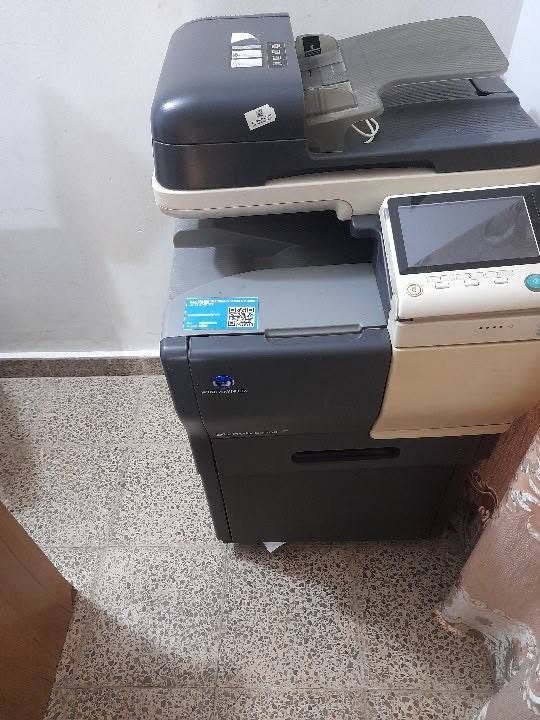 السلام عليكم عندي طابعه للبيع سعر خاص 
***********
