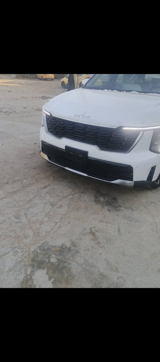 سورنتو موديل 25 ماشيه ألفين مكفولة حتى من الشخط مواصفات دبل كاميرا دادشو سته سلندر بغداد بسمايه السعر 315قفل قفل غير هذا السعر لتخابر متوفر فقط واتساب على الرقم ***********
