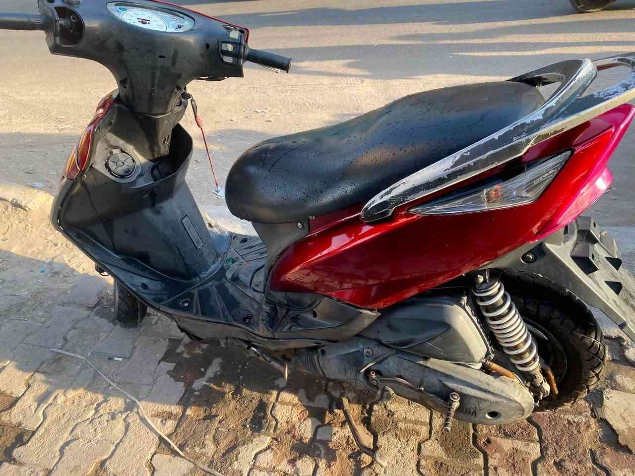 سلام عليكم شباب ثعلب نوزل للبيع دراجه مكينه ناعمه وحلوه كل كهربئيات شغاله وكامله دبلات نظيفه وفول نقصه بربك خلفي خلصان وباتري مره يشغل مره لا تعبان رايده ٤٢٥ مكاني الحريه الثانية رقمي ***********

